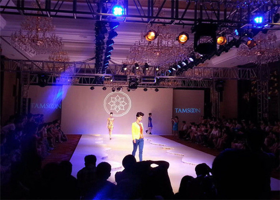 P2.976 Indoor Rental LED Display Screen 4K 3840Hz 500x500mm/500x1000mm cabinet corner protectors