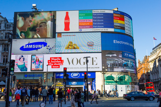Full Color 8000cd/Sqm Outdoor Fixed LED Display 320x160mm 200W