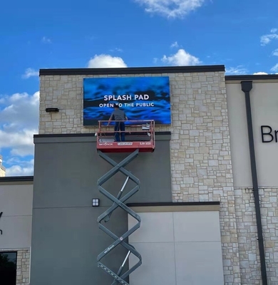 300W Outdoor LED Advertising Board Waterproof Nova Controller 5500cd/m2