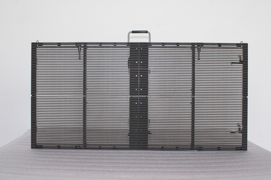 3840Hz Transparent Glass LED Display P3.9 To 7.8mm Waterproof IP65